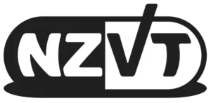 Et sort og hvidt logo med teksten "NZVT" inde i en oval form er inkluderet med Vitakruid – Buffered Vitamin C® (90 veganske kapsler).